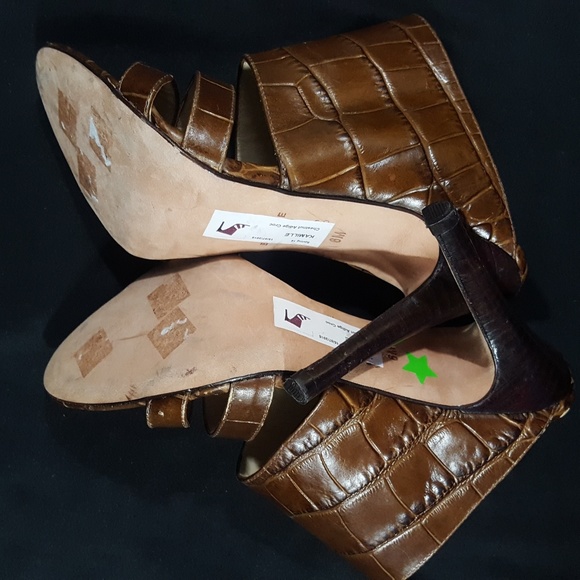 Etienne Aigner Kamille Sandals - Picture 6 of 7